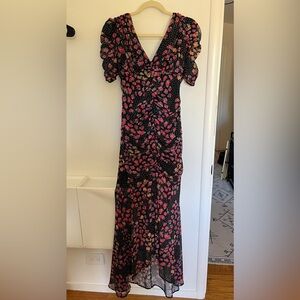 Lipsy maxi summer tea dress with ruching, brand new with tags! Size US 4 / UK 8